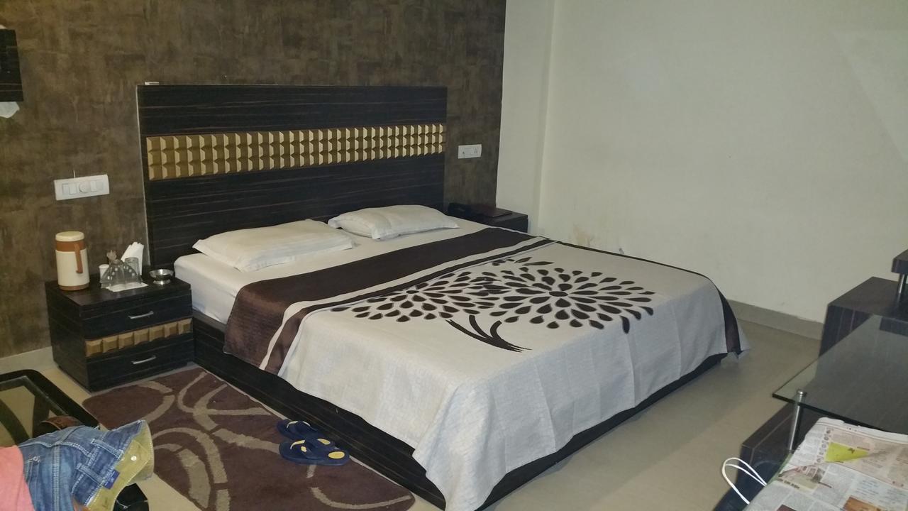 Hotel 9Th Planet Thanesar Екстер'єр фото